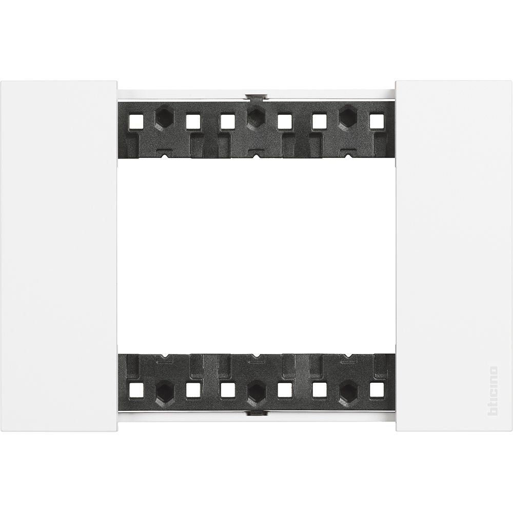 Placca 3 posti bticino living now colore bianco KA4803KW
